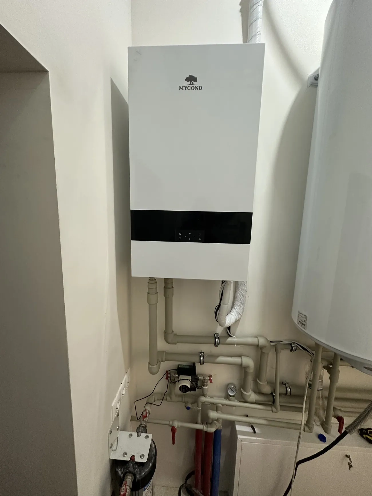 Samostojeća vila s toplinskim pumpama Mycond Split BeeHeat MHS-U14BH