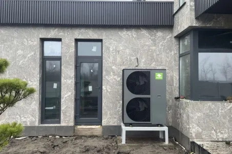 Suvremena privatna kuća s Mycond BeeThermic Monoblock toplinskom pumpom